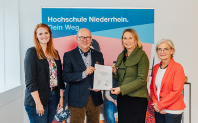 Albertus-Magnus-Gymnasium besiegelt Zusammenarbeit mit Hochschule Niederrhein