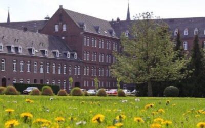 Ordensschwester Antonia besucht 7c