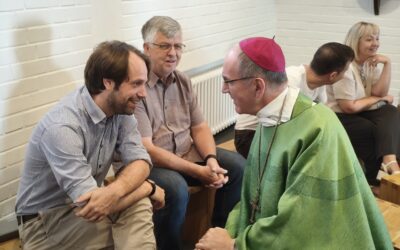 Weihbischof Karl Borsch besucht das AMG